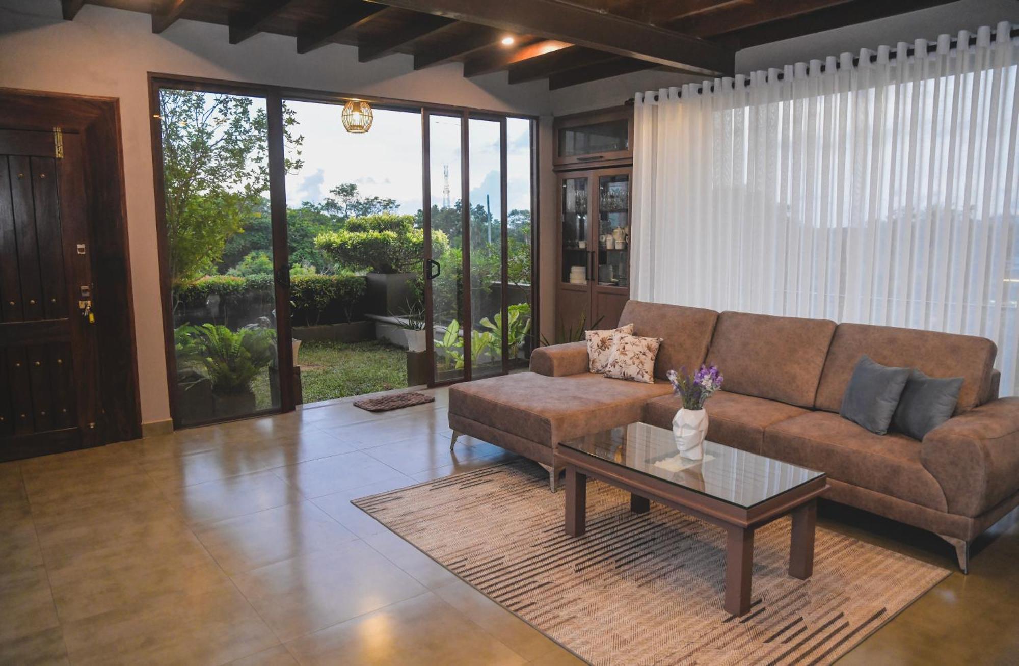 Luxury Boutique Penthouse - Penton45 Apartment Negombo